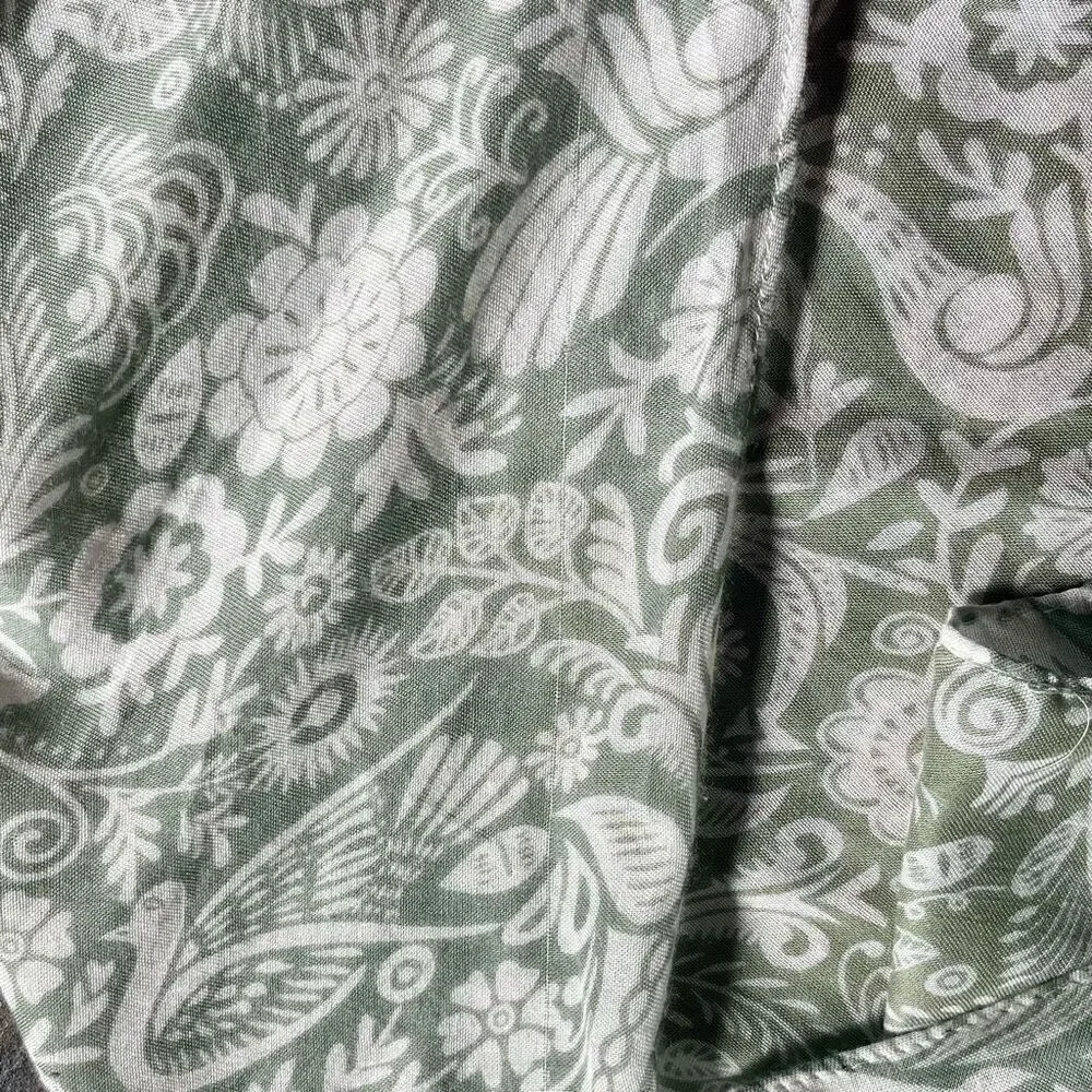 NWT Yak & Yeti Green Floral Thin Shawl Cardigan One Size